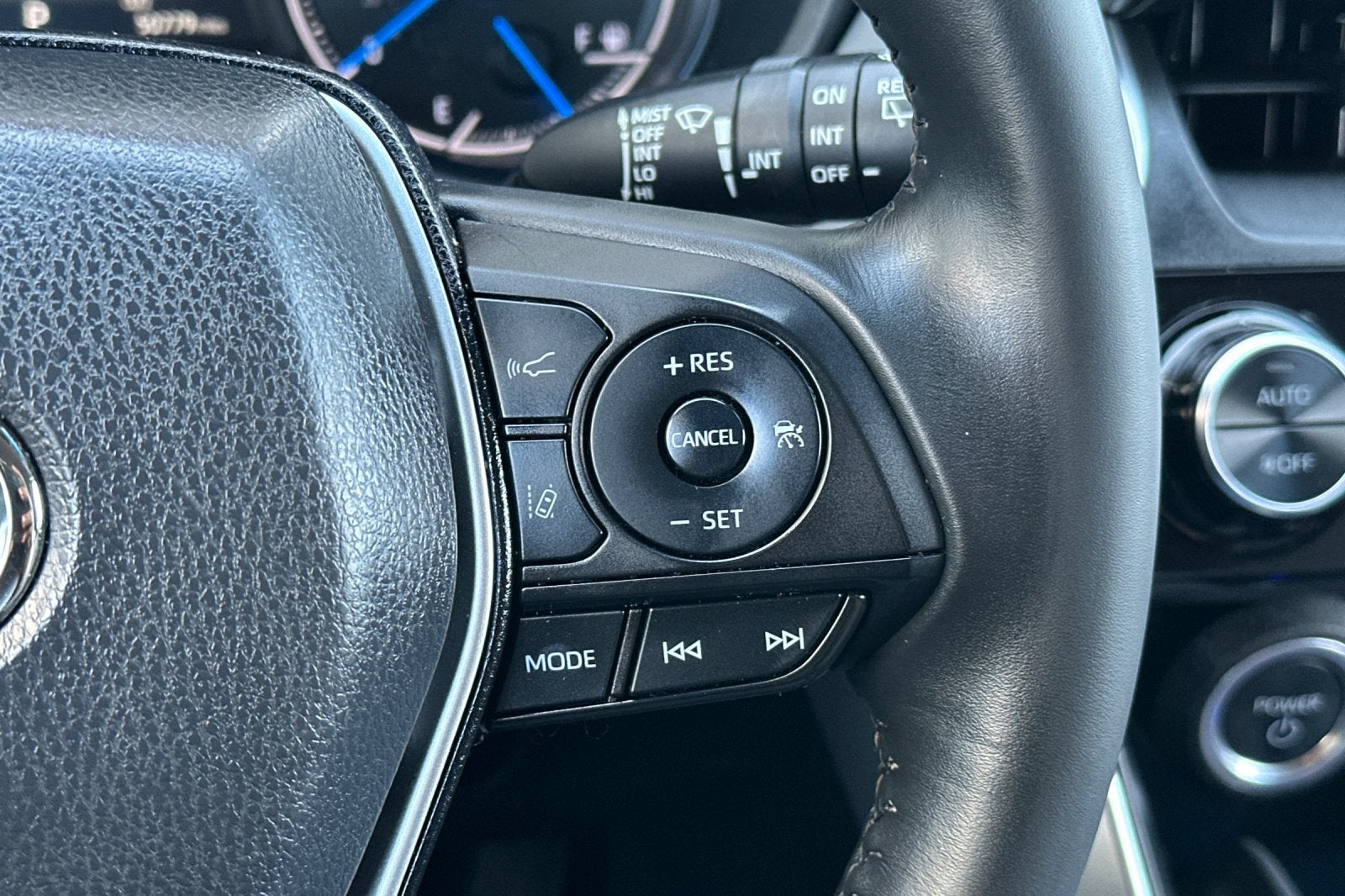 2023 Toyota Venza LE