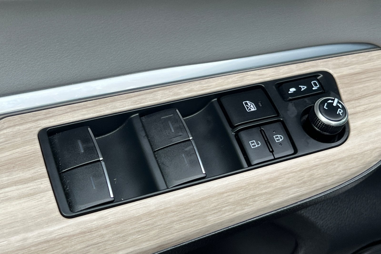 2023 Toyota Venza XLE