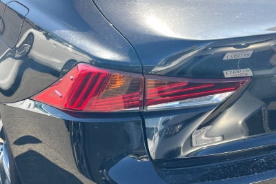 2017 Lexus IS 