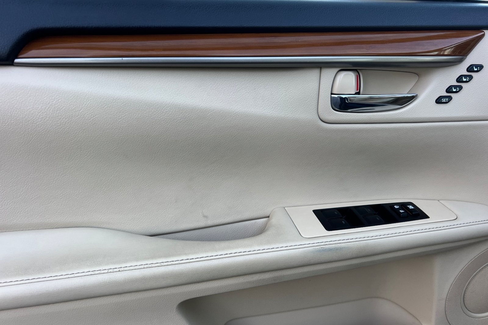 2014 Lexus ES 300h Hybrid