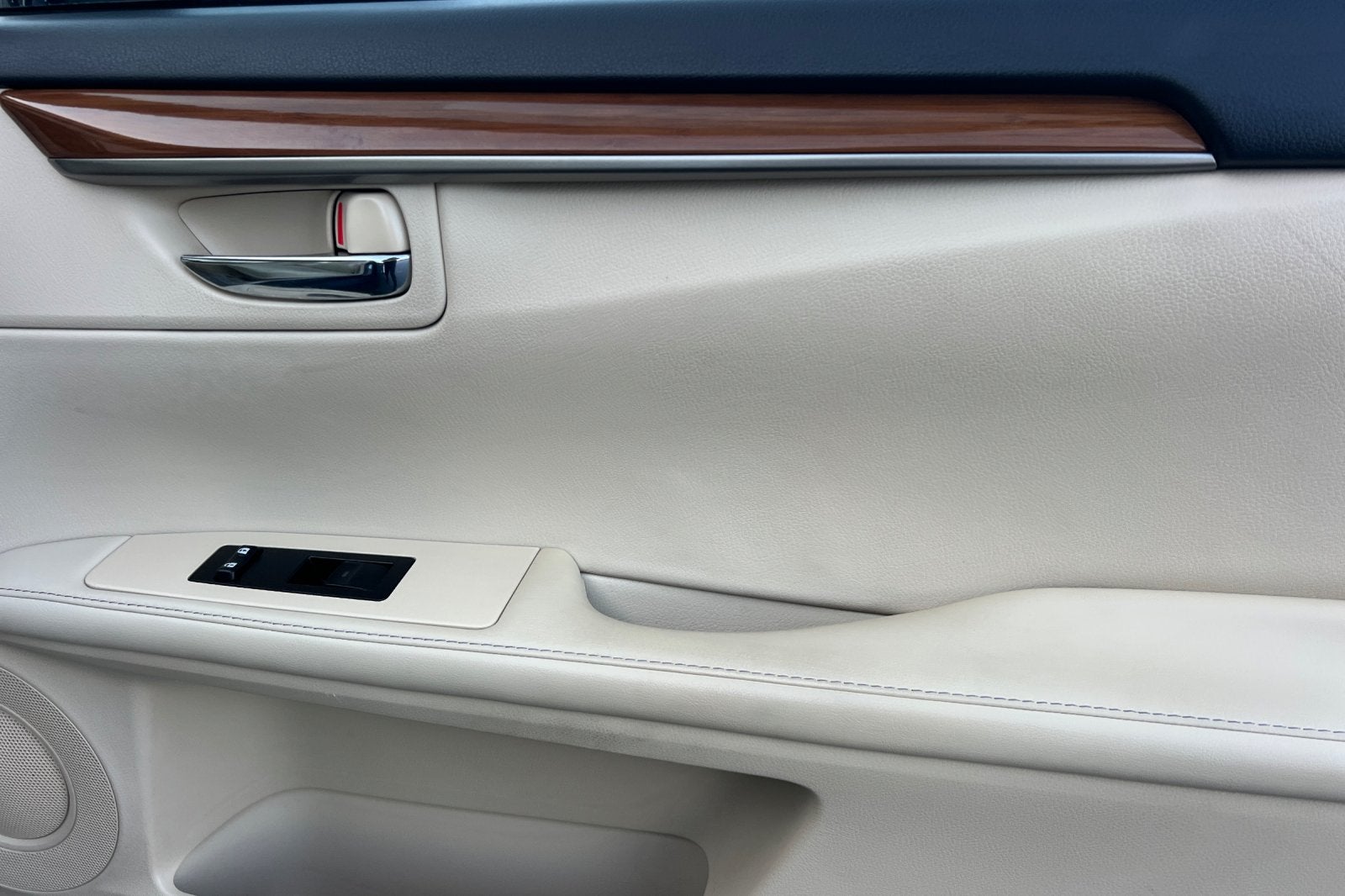 2014 Lexus ES 300h Hybrid