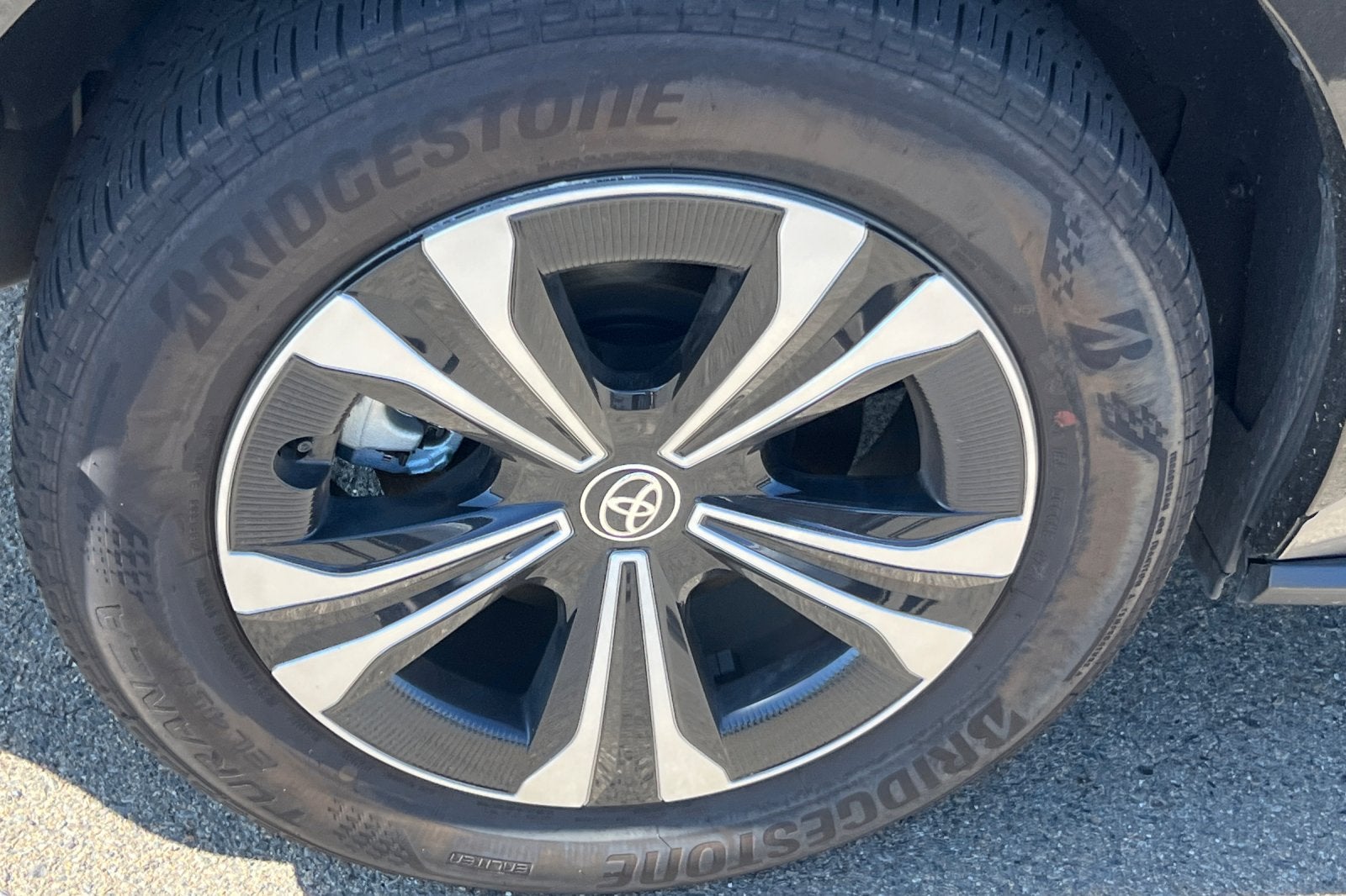 2025 Toyota bZ4X XLE