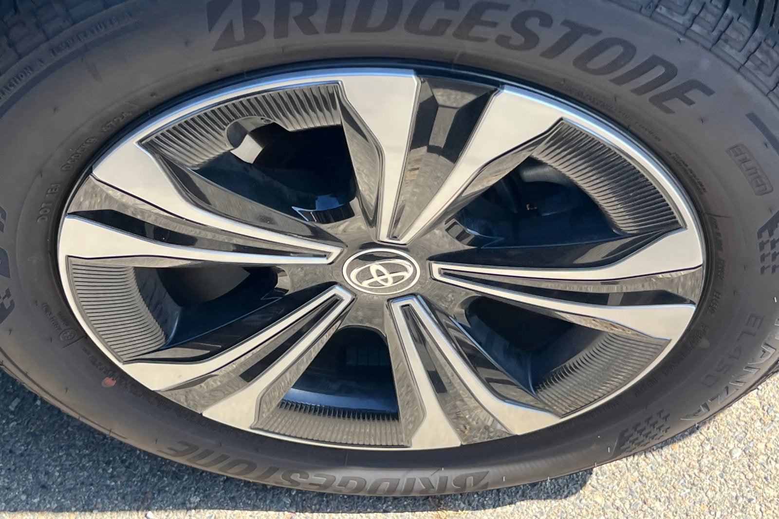 2025 Toyota bZ4X XLE