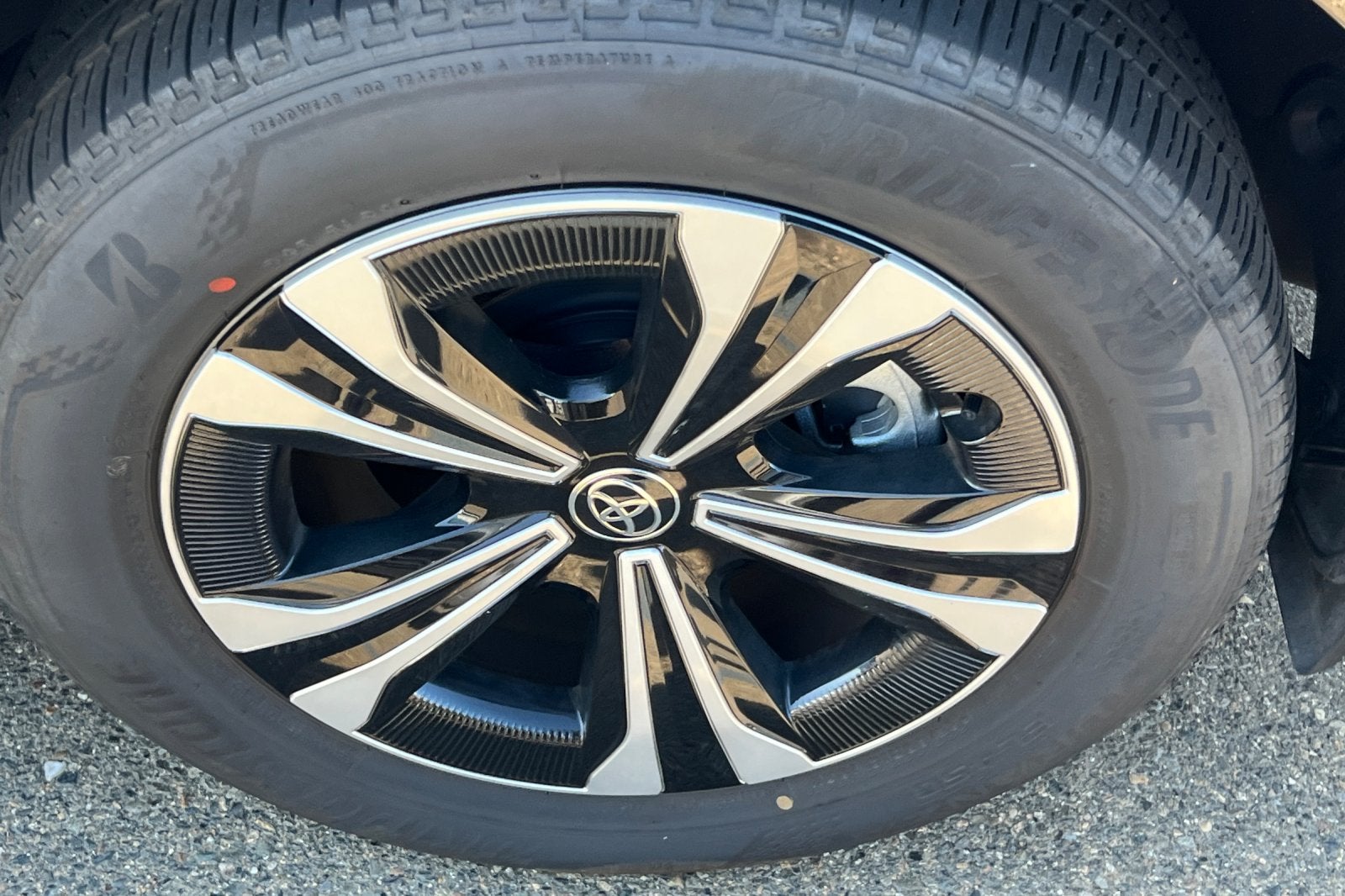 2024 Toyota bZ4X XLE