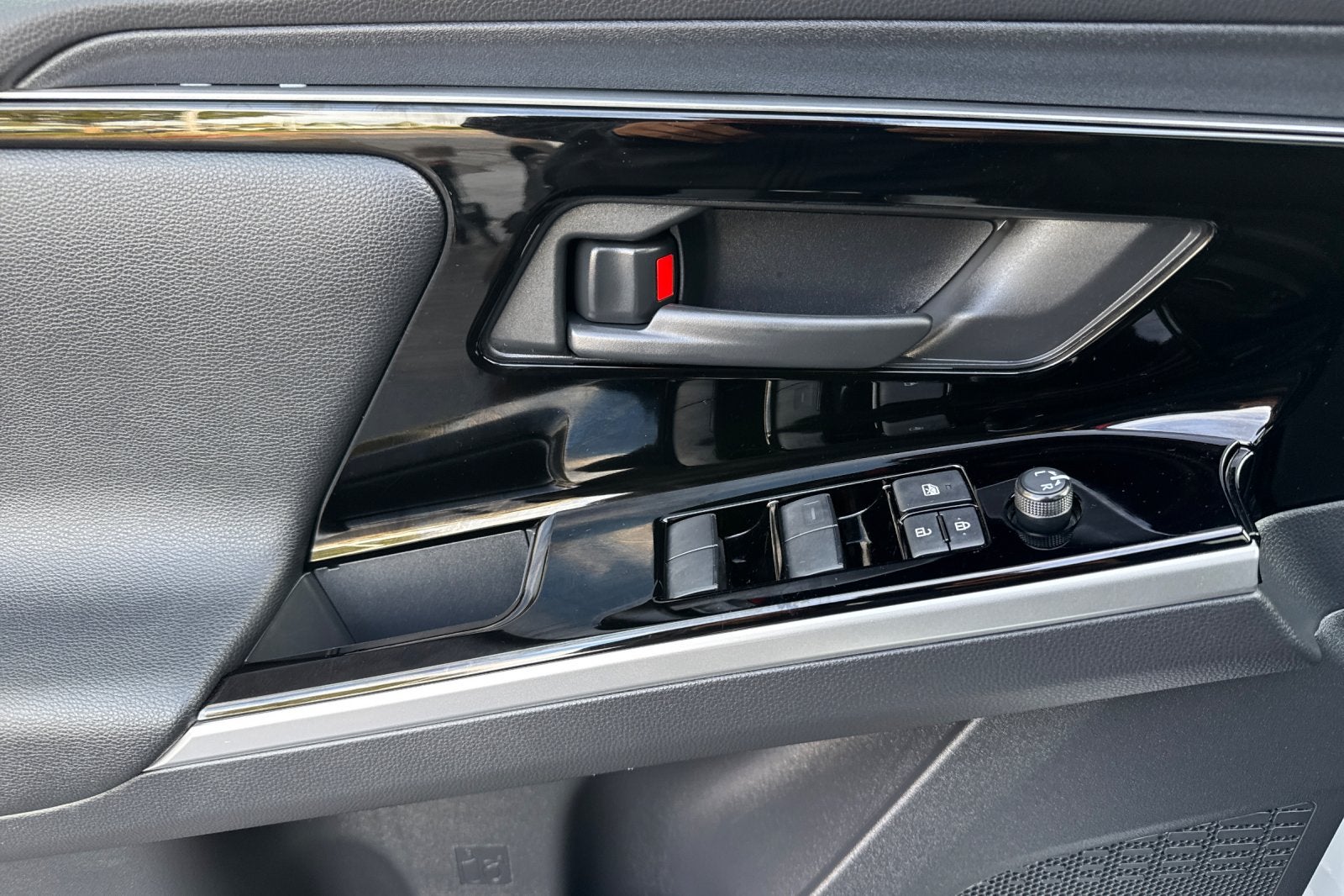 2025 Toyota bZ4X XLE