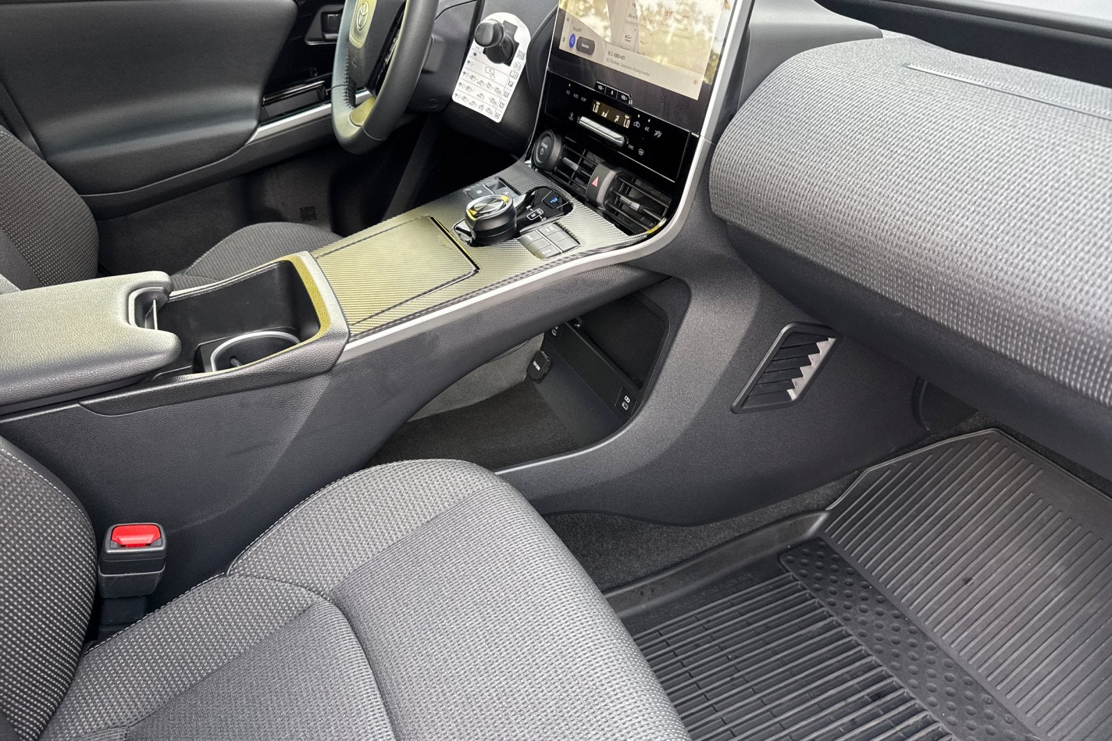 2025 Toyota bZ4X XLE