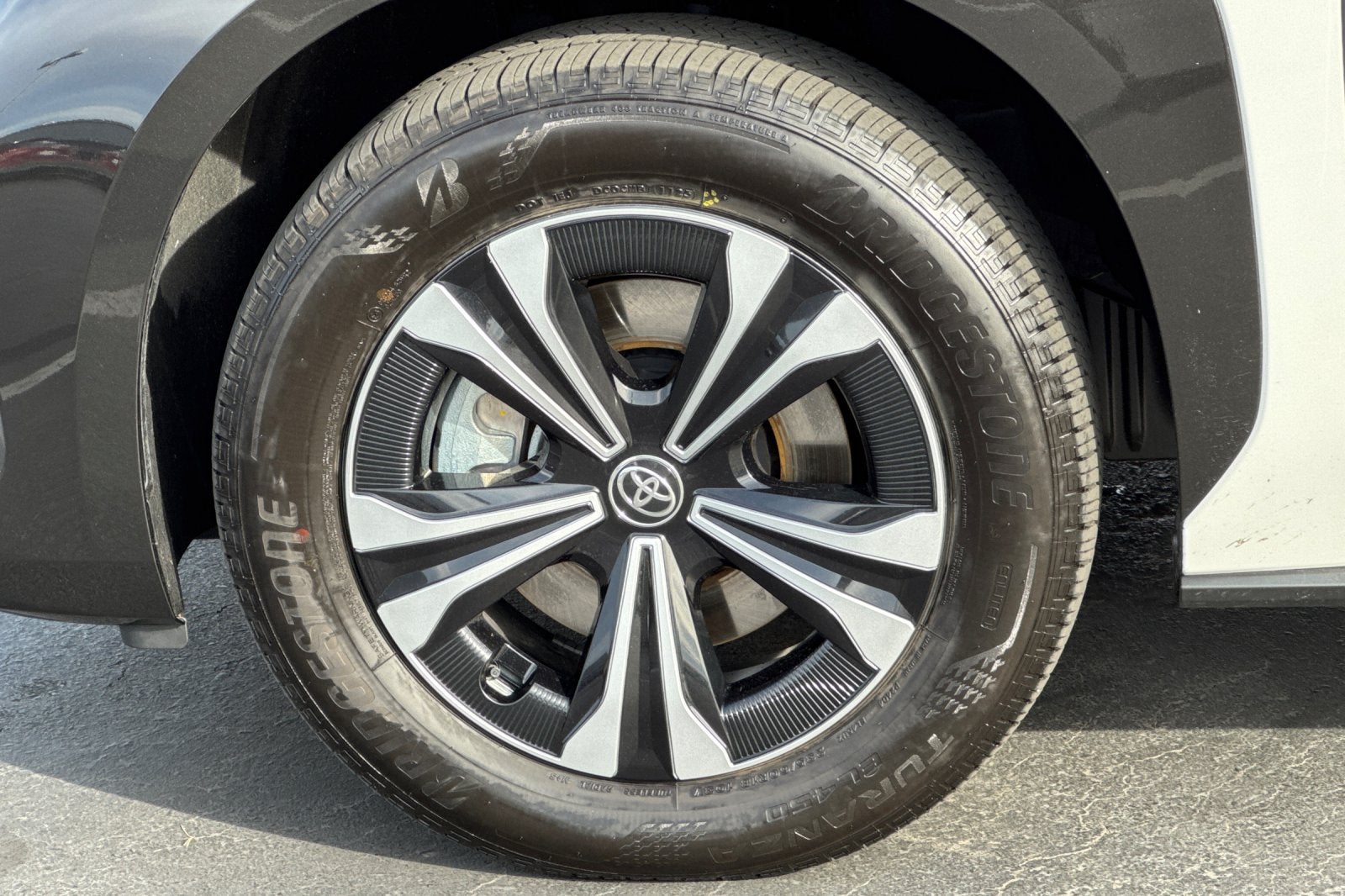 2025 Toyota bZ4X XLE