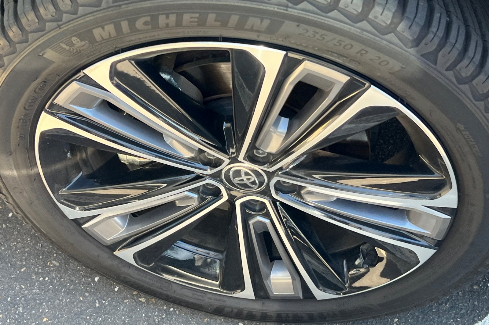 2023 Toyota bZ4X Limited