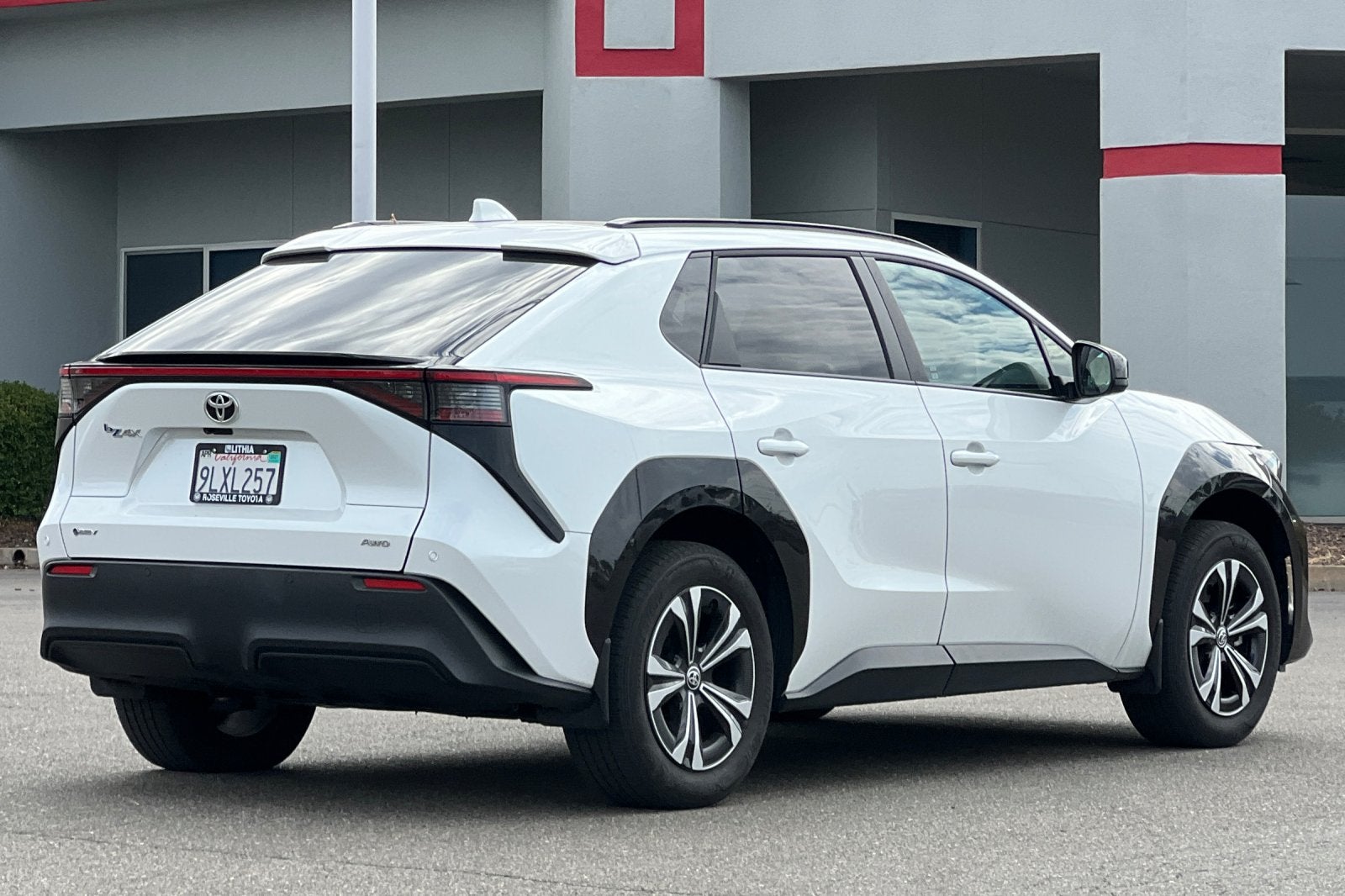 2024 Toyota bZ4X XLE
