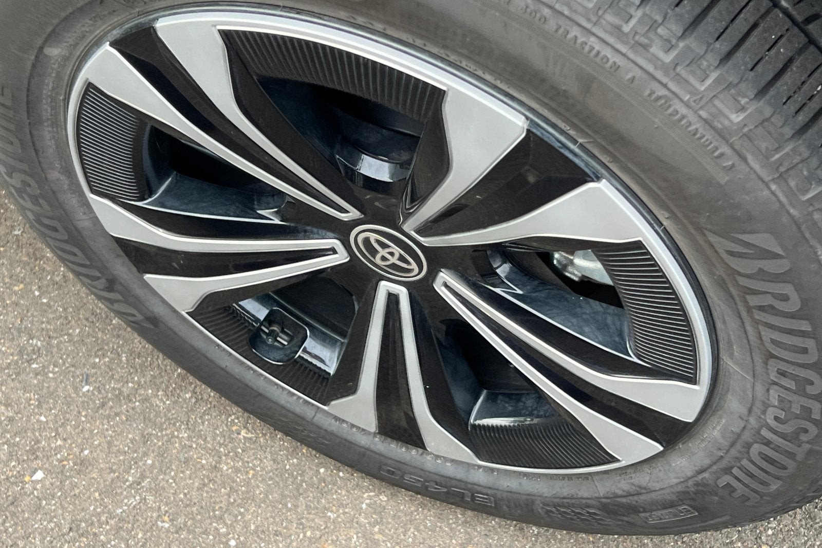 2024 Toyota bZ4X XLE