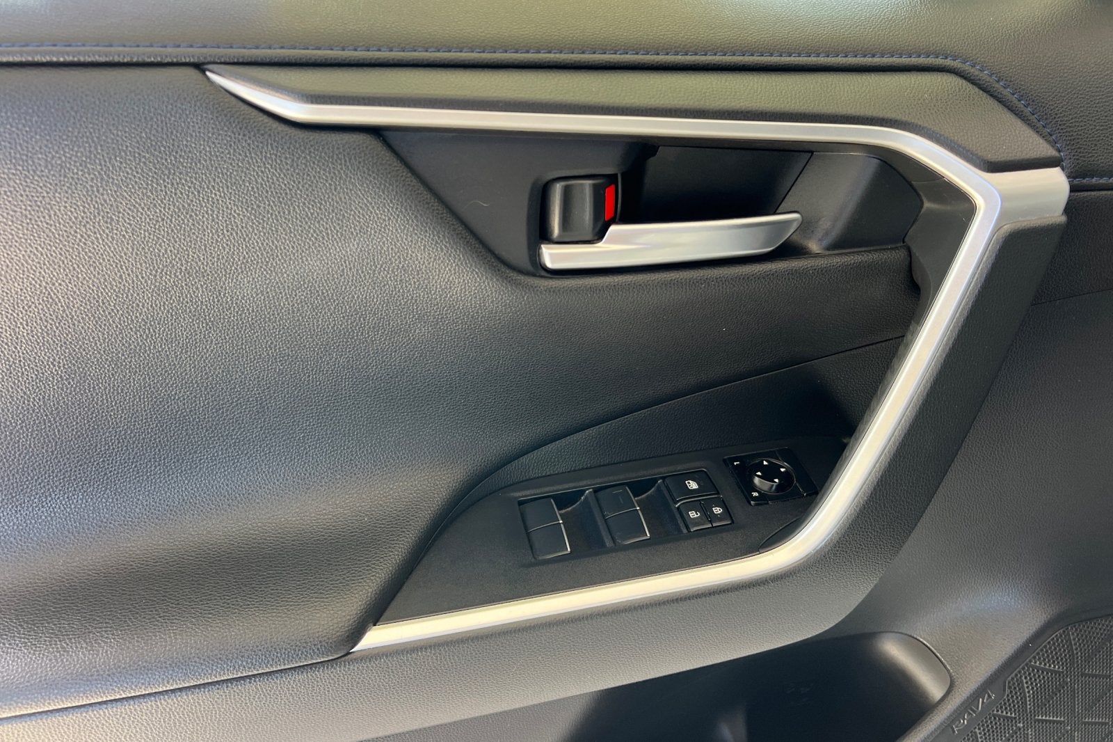 2019 Toyota RAV4 Hybrid XSE