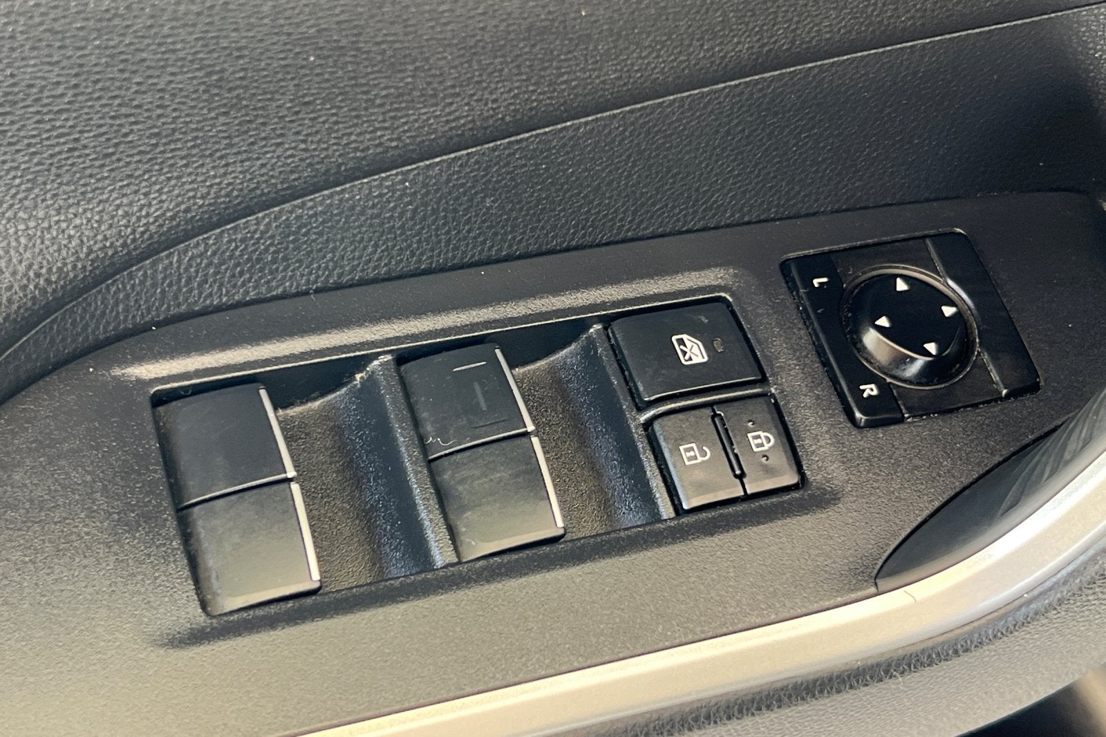 2019 Toyota RAV4 Hybrid XSE