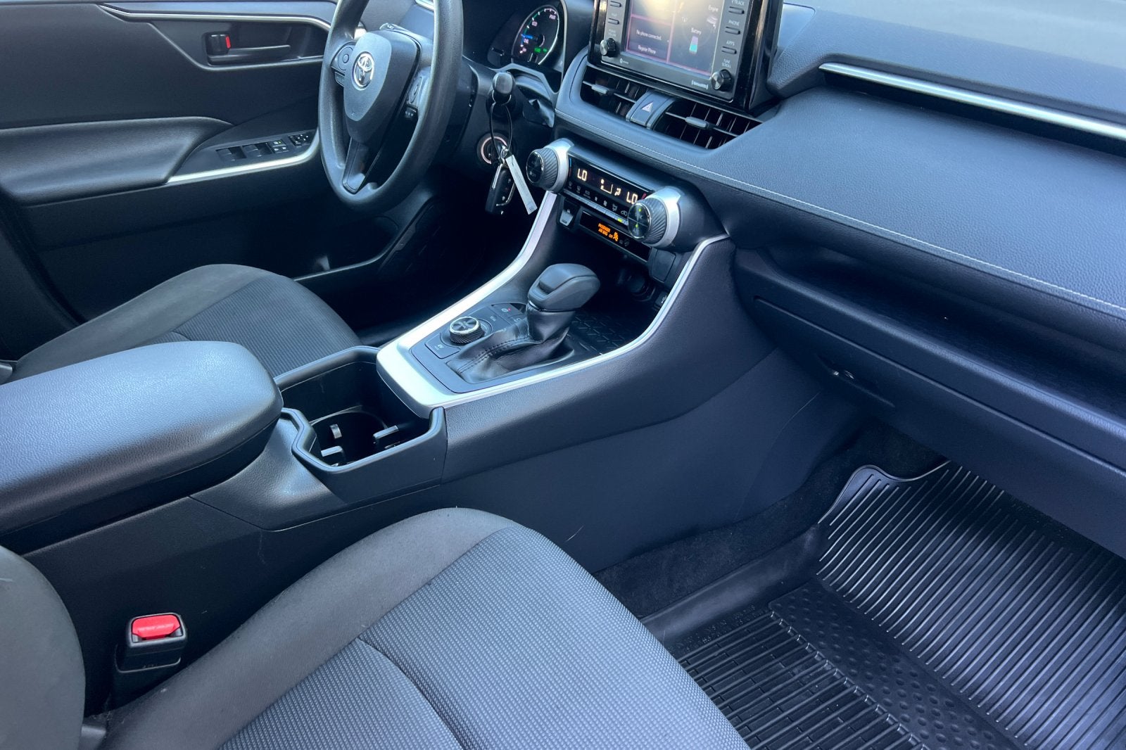 2022 Toyota RAV4 Hybrid LE