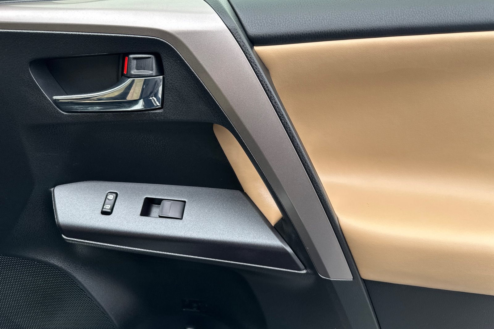 2018 Toyota RAV4 Hybrid XLE