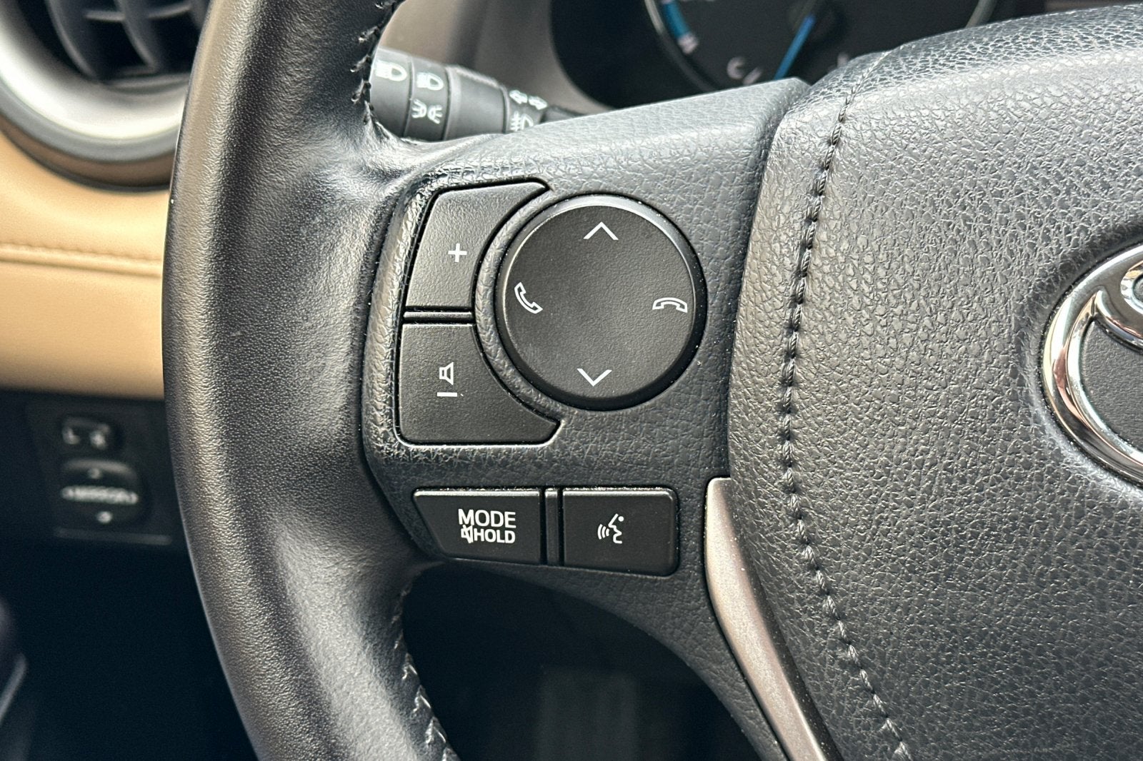 2018 Toyota RAV4 Hybrid XLE