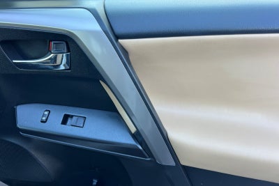 2017 Toyota RAV4 Hybrid XLE