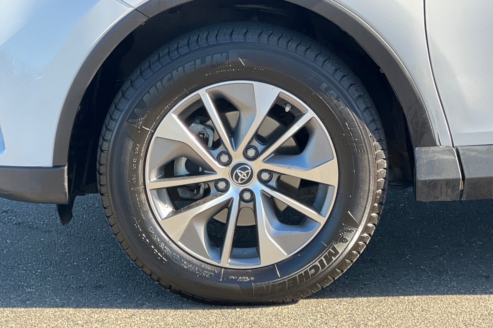 2017 Toyota RAV4 Hybrid XLE