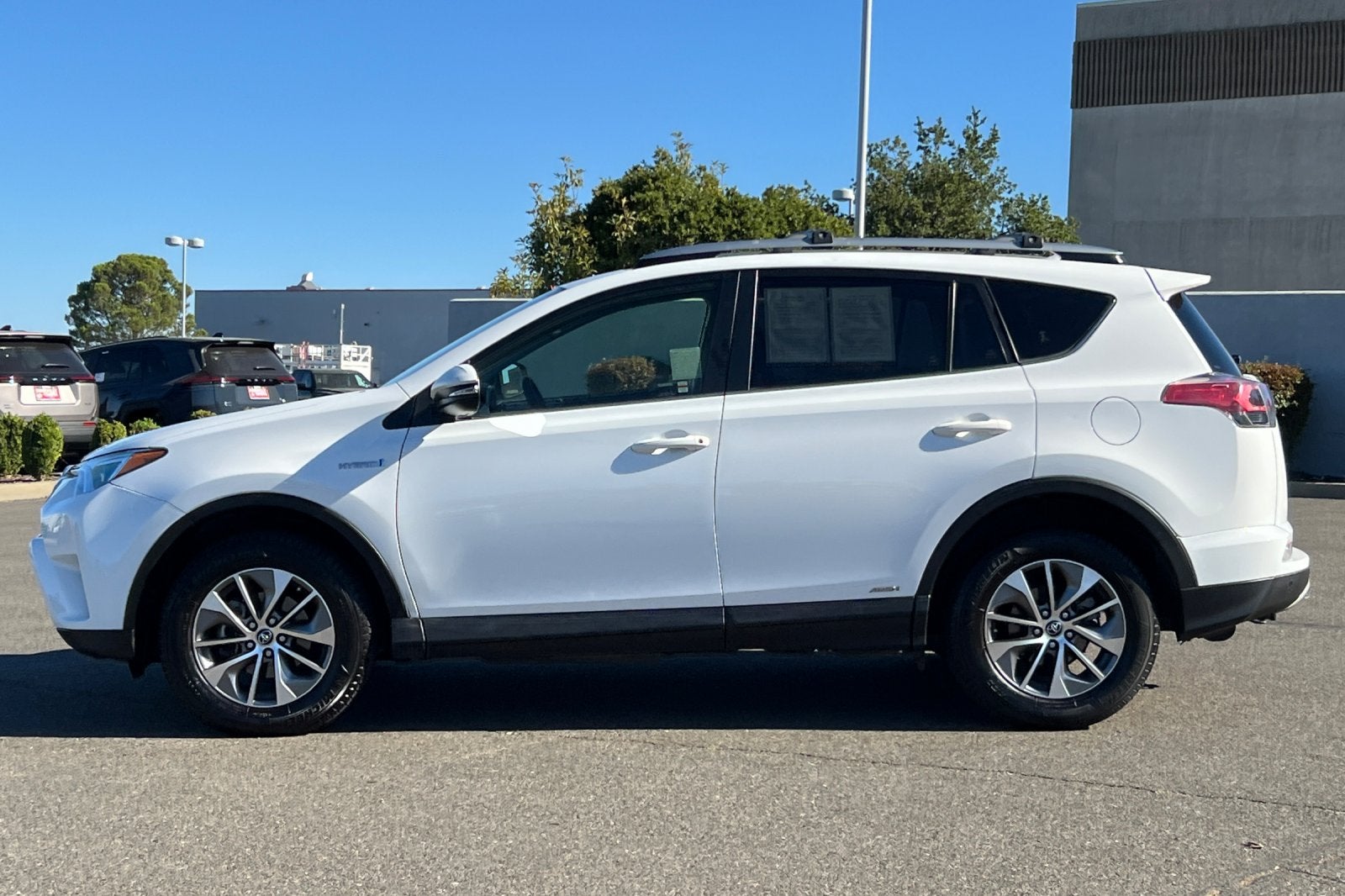2017 Toyota RAV4 Hybrid XLE