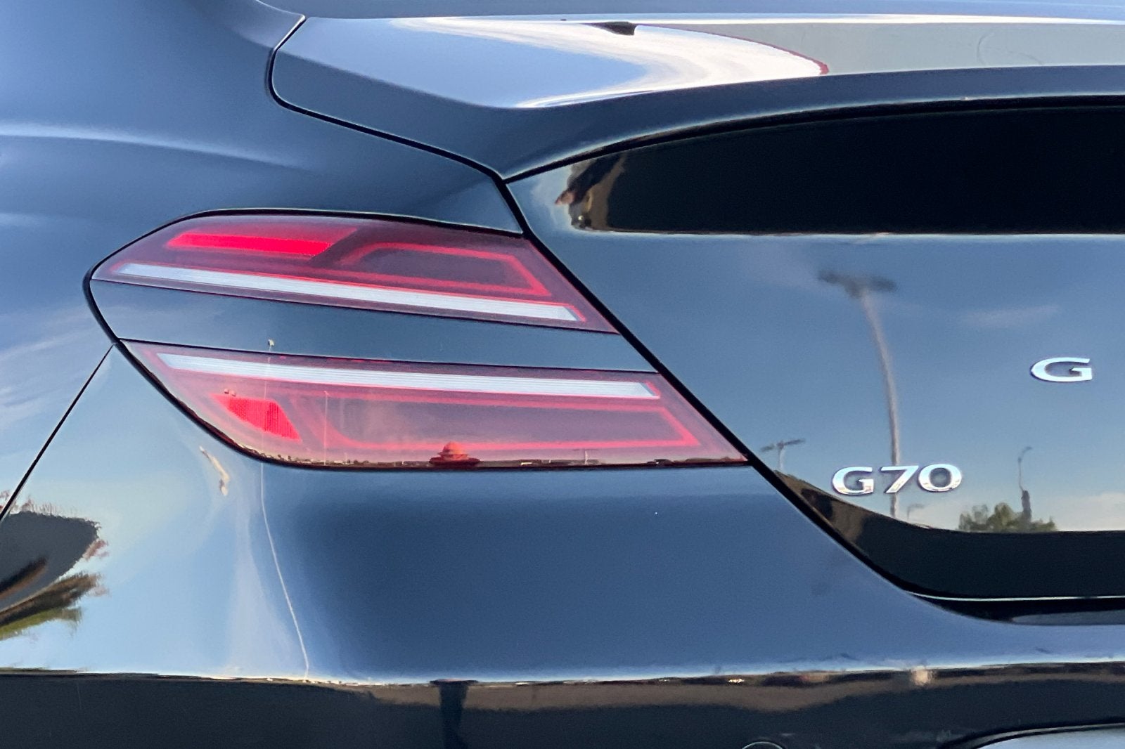 2022 Genesis G70 2.0T