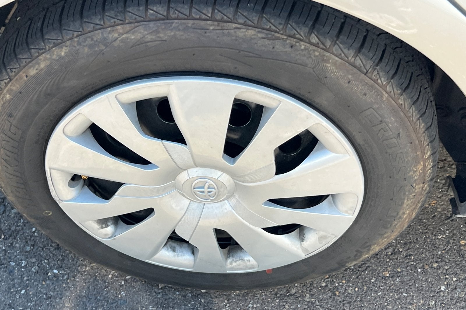 2015 Toyota Yaris L