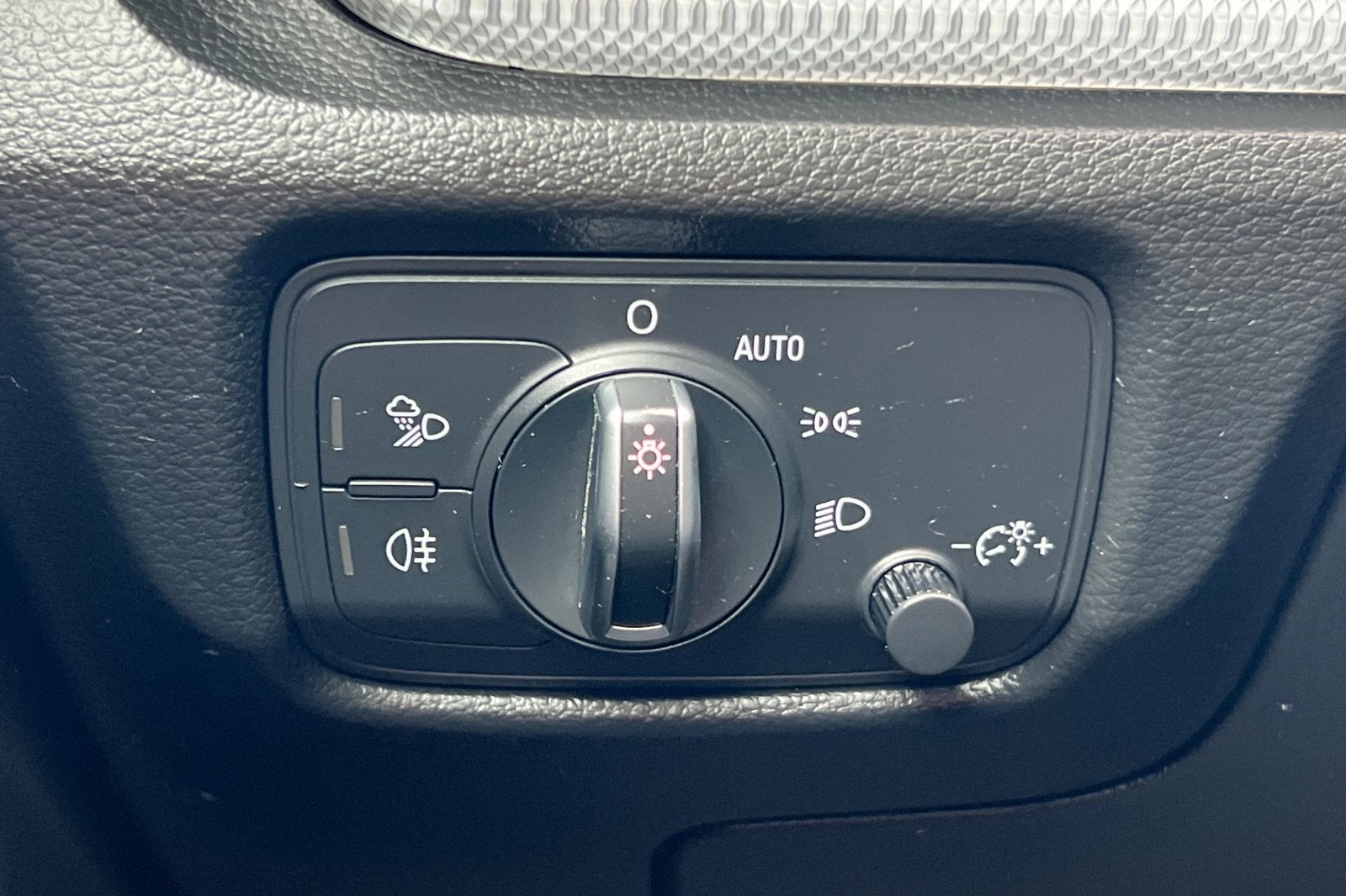 2016 Audi A3 e-tron Premium Plus