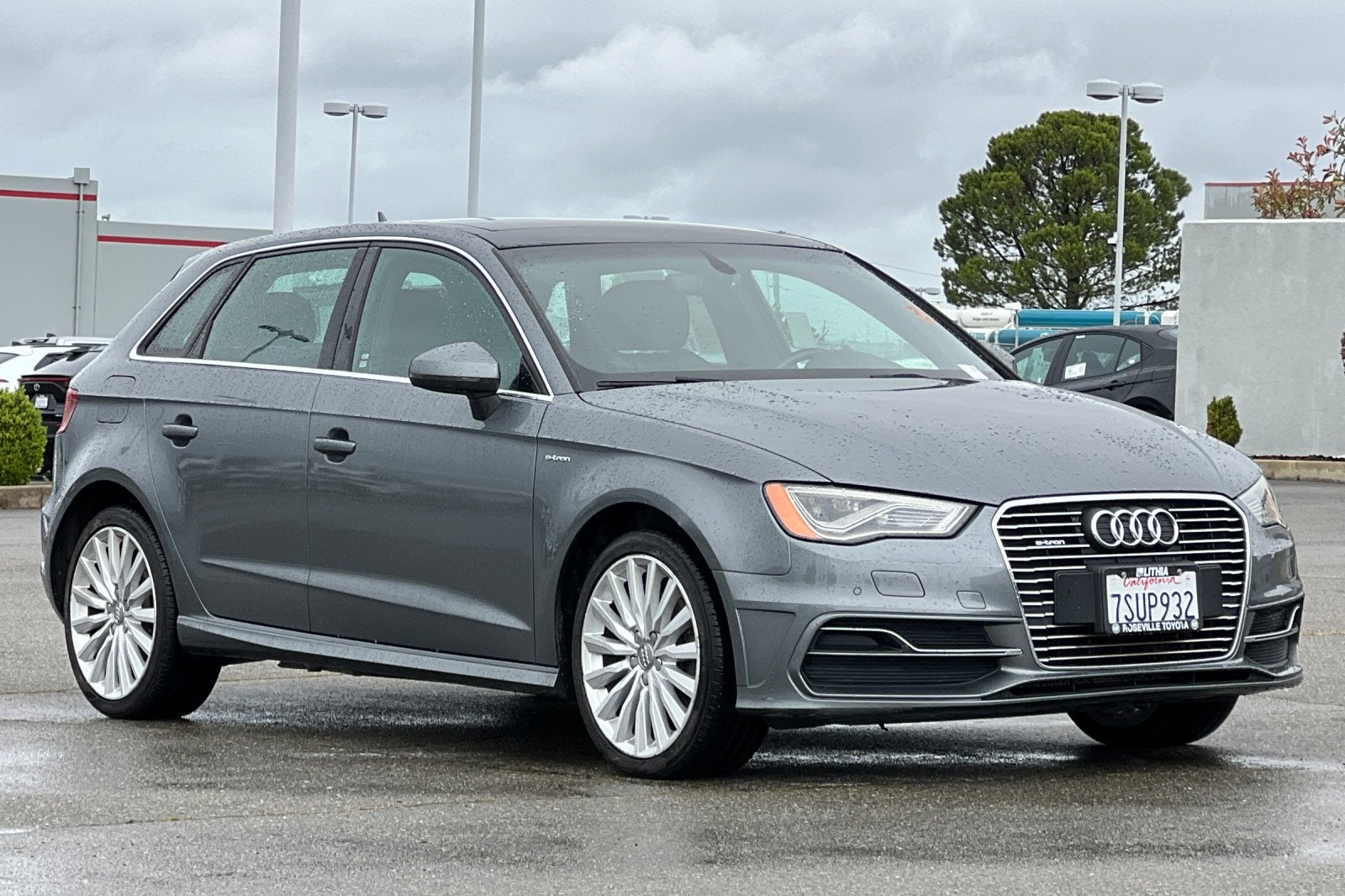 2016 Audi A3 e-tron Premium Plus