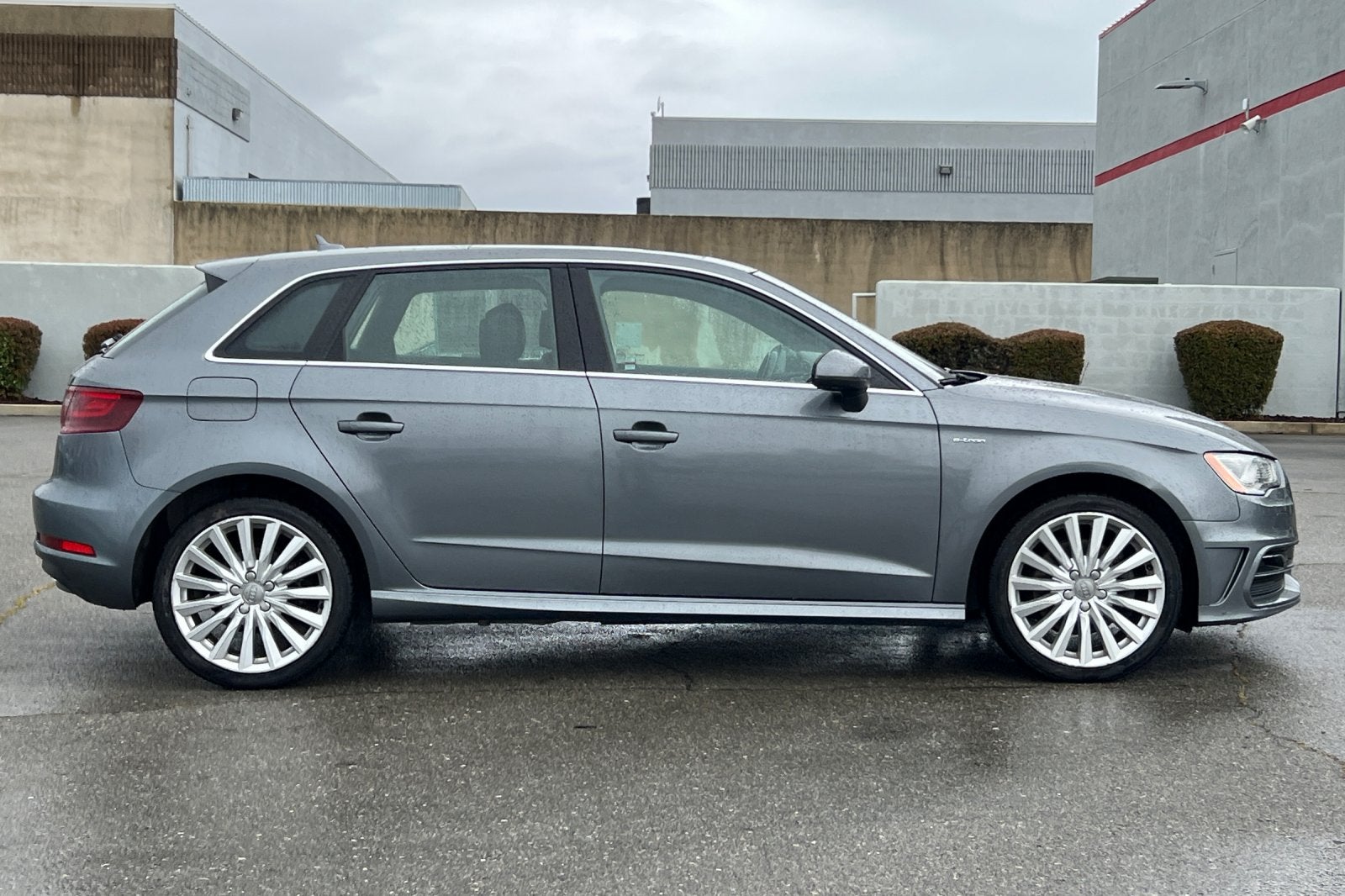 2016 Audi A3 e-tron Premium Plus