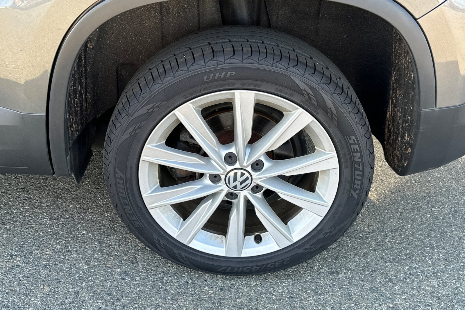 2017 Volkswagen Tiguan Limited Base