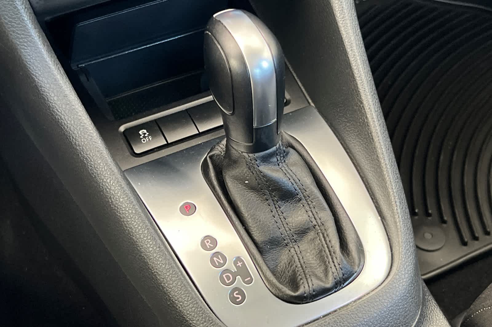 2013 Volkswagen Golf Base